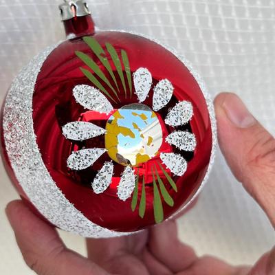 Lot 329 Vintage ornaments #29