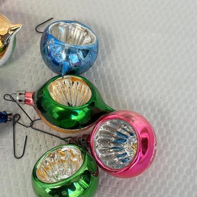 Lot 331 Vintage ornaments #31