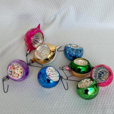 Lot 331 Vintage ornaments #31