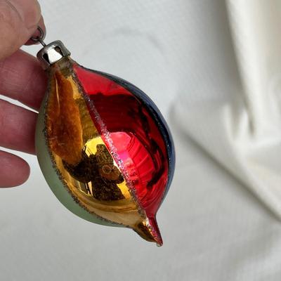 Lot 335 Vintage ornaments #35