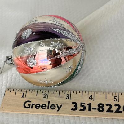 Lot 336 Vintage ornaments #36