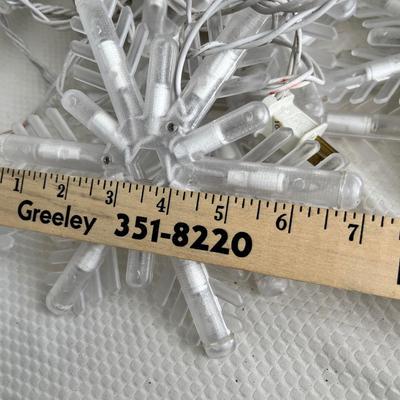 Lot 337 Snowflake outdoor lights