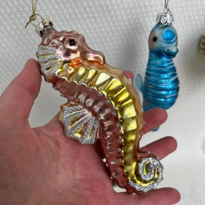 Lot 339 Vintage ornaments #37