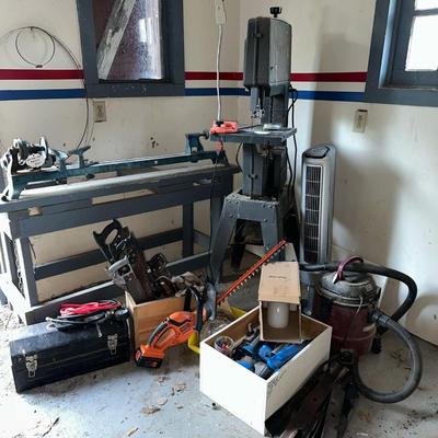 Lot 2: Vintage Lathe Machine & More Tools (Large Barn)