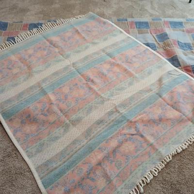 Reversible Queen comforter with throw blanket