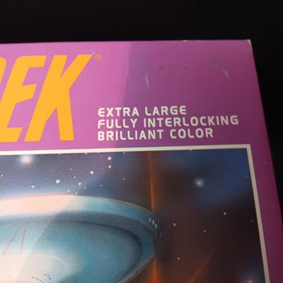 NEW SEALED STAR TREK 300 PIECE PUZZLE