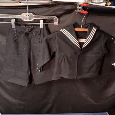 THE CUTEST CHILD'S WOOL NAVY OUTFIT