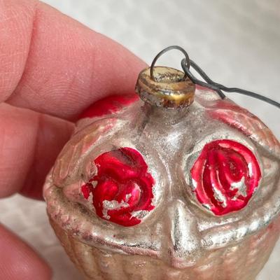 Lot 348 Vintage ornaments #39
