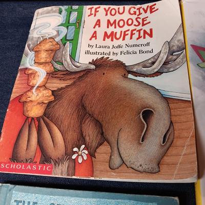CHILDREN'S BOOKS AND POKEMON TRADING CARD GAME ILLUSTRATED COLLECTION BOOK