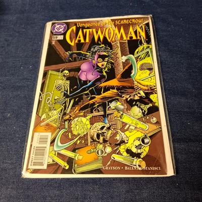 DC CATWOMAN COMIC BOOK