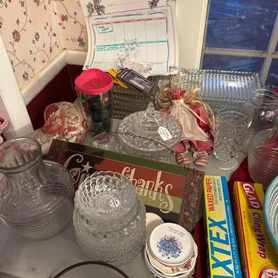 Lot 17: Kitchen Nook Selection
