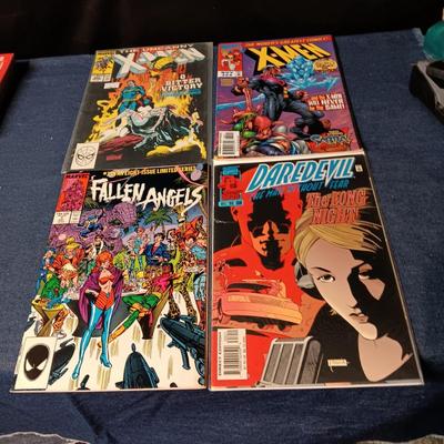 4 COMIC BOOKS