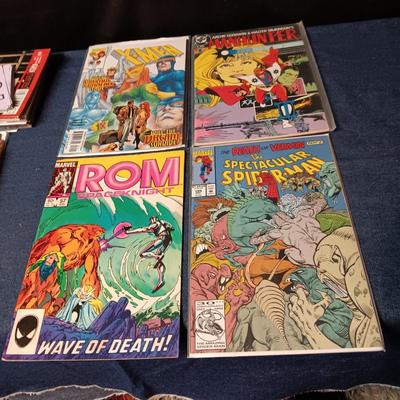 4 COMIC BOOKS (2)