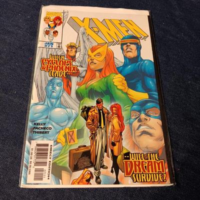 4 COMIC BOOKS (2)