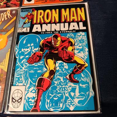 4 COMIC BOOKS (4)