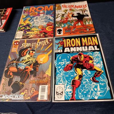 4 COMIC BOOKS (4)