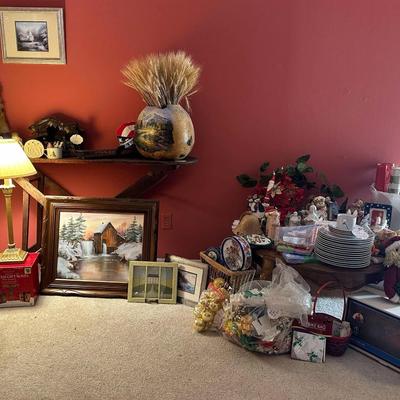 Lot 26: Art, Holiday & More