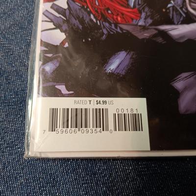 4 COMIC BOOKS (5)