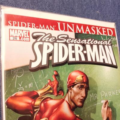 4 COMIC BOOKS (5)
