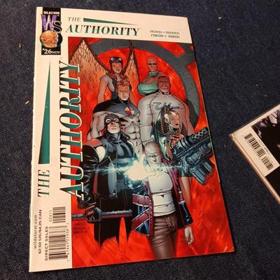 4 COMIC BOOKS (5)