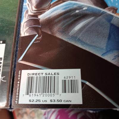 4 COMIC BOOKS (5)