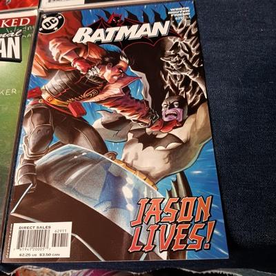 4 COMIC BOOKS (5)