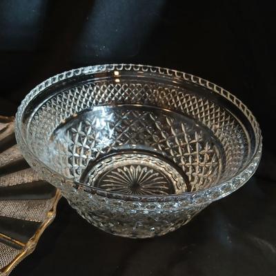 Jeannette Dewdrop serving tray Anchor hocking fruit bowl and decorative glass canister / jar with lid