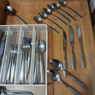 Cambridge stainless Flatware - 20-piece set + extras!