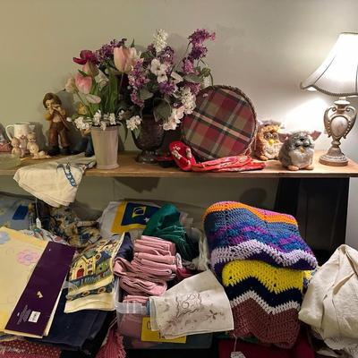Lot 33: Linens & More
