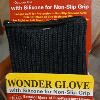 Kitchen hand towels, linens, dish cloths, and hot pads