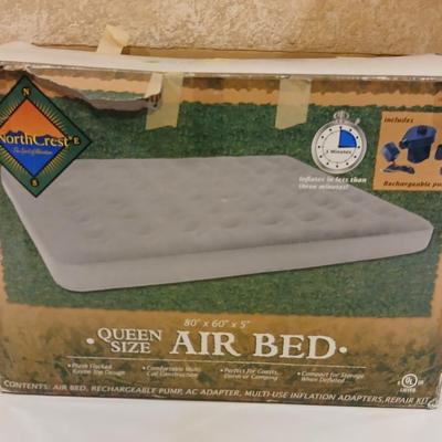 Queen size Air bed 81" x 60" x 5" with large LED flashlight