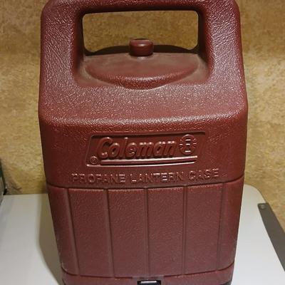 Coleman pressure regulated propane lantern with case