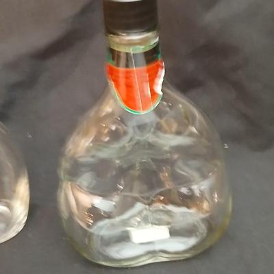 Sheridan Original Double Liqueur bottle and a Damiana nude decanter