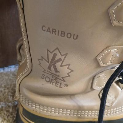 Sorel snow boots in great condition Size 9