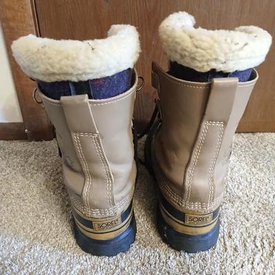 Sorel snow boots in great condition Size 9