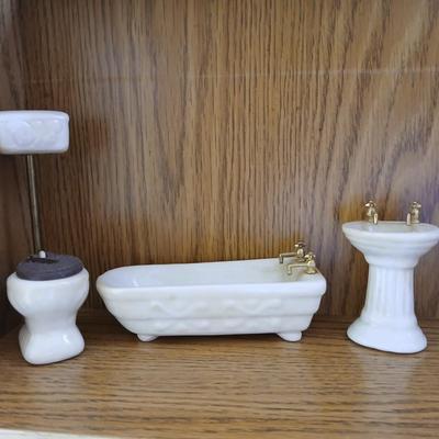 Miniature porcelain sink, tub, and potty, for display or doll house