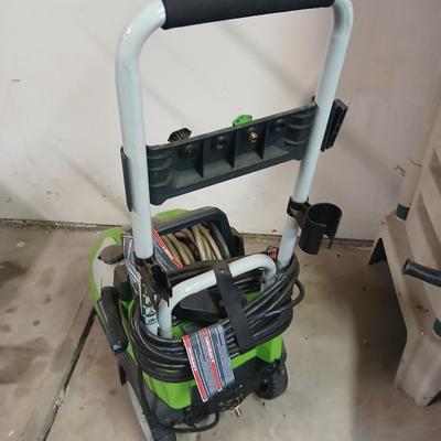 Green works 1700 PSI 1.4 GPM Pressure washer with wand and tips