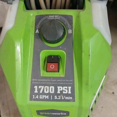 Green works 1700 PSI 1.4 GPM Pressure washer with wand and tips