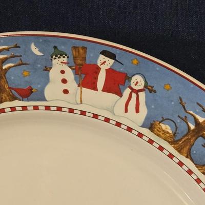 Sakura Snowmen Dinner Plates (4) and 2 Tier Stand