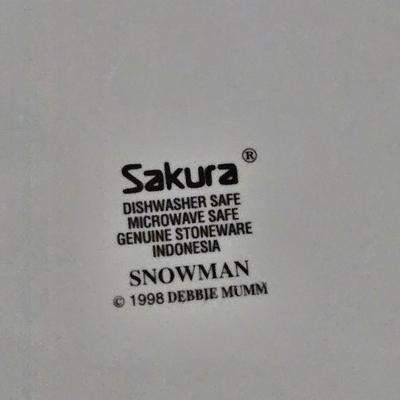 Sakura Snowmen Dinner Plates (4) and 2 Tier Stand