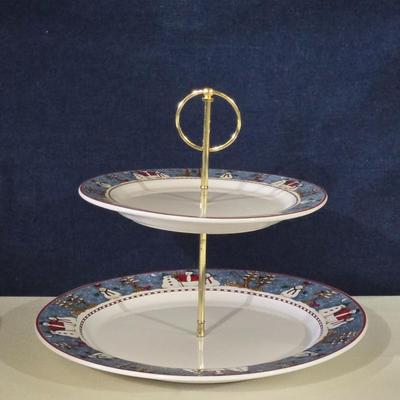 Sakura Snowmen Dinner Plates (4) and 2 Tier Stand