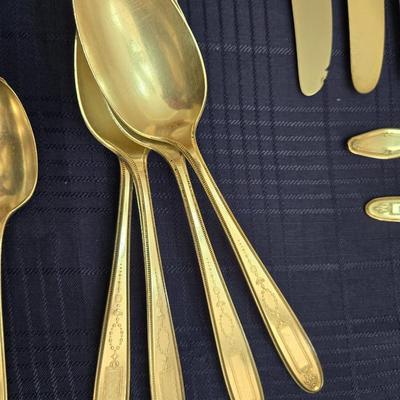W.M. Rogers Silverplate Flatware Set