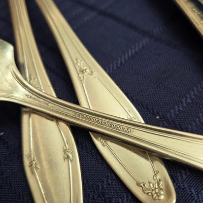 W.M. Rogers Silverplate Flatware Set