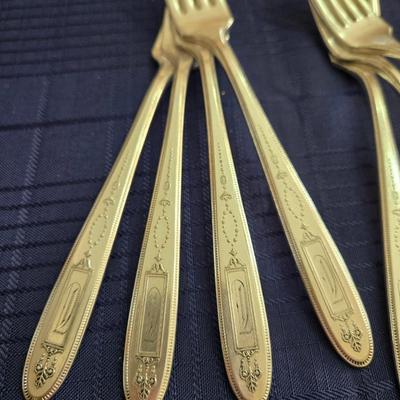 W.M. Rogers Silverplate Flatware Set