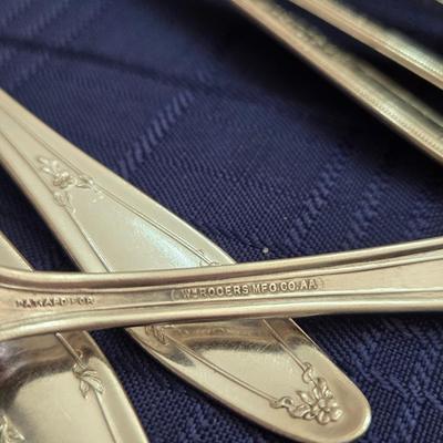 W.M. Rogers Silverplate Flatware Set