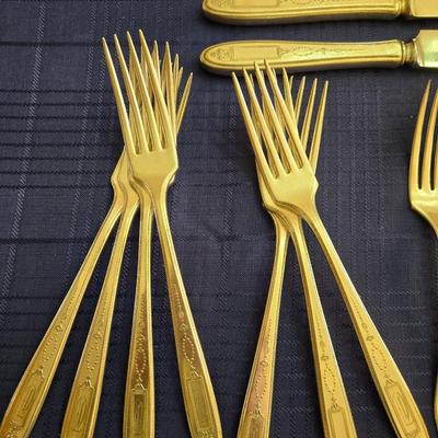 W.M. Rogers Silverplate Flatware Set