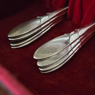 Community Silverplate Flateware Set with Box