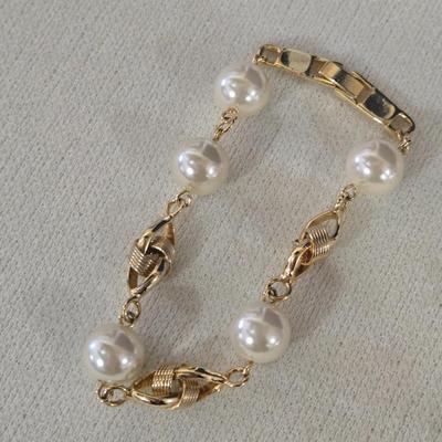 Gold Tone & Faux Pearl Set & Gold Tone Necklace