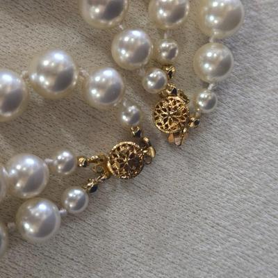 Pearl Necklaces Lot