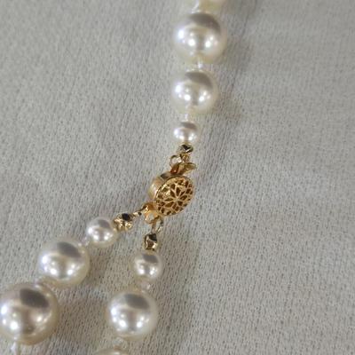 Pearl Necklaces Lot